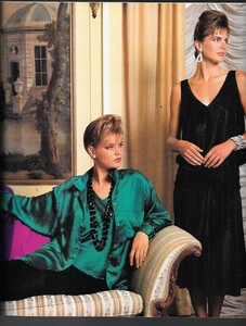 Vintage-Christmas-1985-Bonwit-Teller-Fashion-Gift-Catalog-_57 (2).jpg