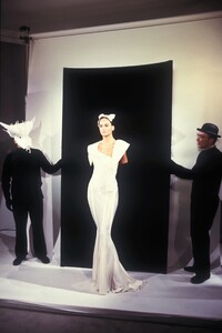 2016097472_ChristianDior1999HauteCouture62.thumb.jpg.bdff81d7fed9571a516893dc30dcb0d7.jpg