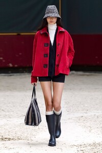 Mika Schneider Longchamp Fall 2021 RTW PFW 3.jpg