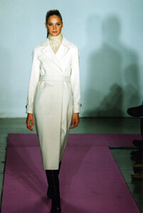 2096205104_DKNY2000WomenRTW58.thumb.jpg.b72ce57926250ce85ae27c36e4f8d44c.jpg
