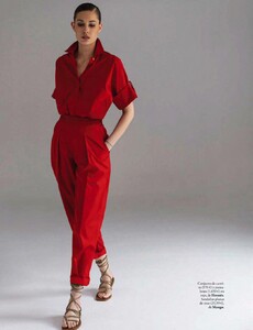 vogue es 04.21-page-008.jpg