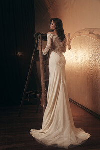 Vivian+Moira+Hughes+Couture+fitted+weddig+dress+classic+elegant.jpg