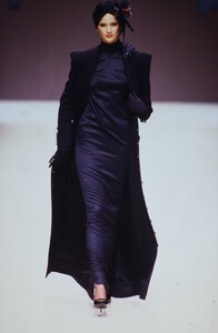 2115077817_JeanLouisScherrerCoutureFall1996(11).thumb.jpg.b16f3ef44e24ed04fffd18504d17fa77.jpg