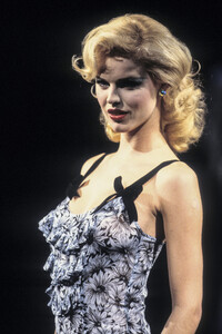 242410541_BetseyJohnson1996WomenRTW55.thumb.jpg.34370b877d7e71eb554258db4d0cf017.jpg