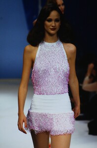 2543923_herve-leger-ss-1995(5).thumb.jpg.cb1de48c196f55408964508576ec317f.jpg