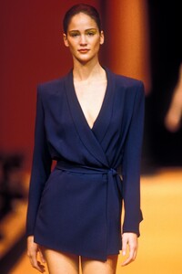 314782841_HerveLeger1998WomenRTW58.thumb.jpg.d440db5e459db08d66c9897c875ff917.jpg