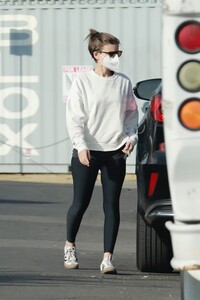       kat030321BZNimage5.jpg