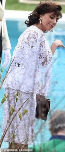 40587506-9372093-Ditched_Her_husband_had_left_her_for_another_woman_10_years_prev-m-47_1615990959612.jpg