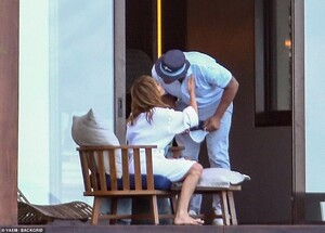 40598308-9373131-All_is_well_Jennifer_Lopez_and_Alex_Rodriguez_were_spotted_kissi-a-175_1616007968469.jpg