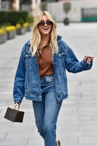      ash260321BZNimage16.jpg