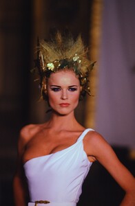 488873966_GivenchyCoutureSpring1997(17).thumb.jpg.5687edd398005395959b30b5edb9019d.jpg