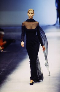 491495679_gianfranco-ferre-fw-1993(7).thumb.jpg.2e2fb7a4c05dfeac1c772057e5739ffd.jpg