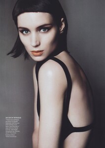 501085517_Mert__Marcus_US_Vogue_November_2011_02.thumb.jpg.be7a277a7d08dec0698833ac59504645.jpg