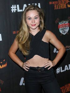 Celebrities+attends+LA+Haunted+Hayride+7th+k6NrE3Rs2BBx.jpg