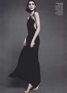 570331249_Mert__Marcus_US_Vogue_November_2011_07.thumb.jpg.e981448694c06a5b39718002f463bbec.jpg