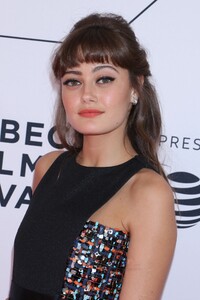 6-Ella-Purnell.jpg