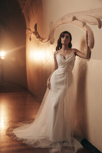 Garland+Moira+Hughes+Couture+elegant+bridal.jpg