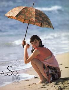 ELLE Spain August 1987 #11 by Walter Chin 04.jpg