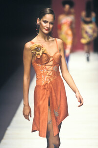 660424957_ChristianLacroix1997WomenRTW36.thumb.jpg.8bf441afb1d49e9680b57ff7f0705c5f.jpg