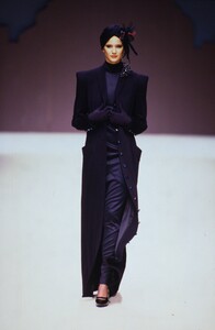 68734749_JeanLouisScherrerCoutureFall1996(10).thumb.jpg.053ebfe2c3d887888479e4bc05547471.jpg