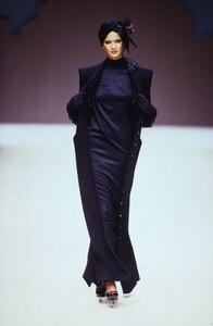 713949454_JeanLouisScherrerCoutureFall1996(9).thumb.jpg.10f4c4ad6a6a00b52f2207209f7482e2.jpg