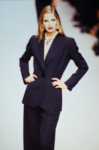 Yves-Saint-Laurent-Fall-1995 (15).jpg