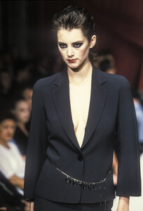 727501232_Moschino1998WomenRTW50.thumb.jpg.11bc4875794e1d703646814100476a90.jpg