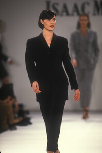 764677523_IsaacMizrahi1994WomenRTW28.thumb.jpg.82bf8e9390d9c13a06e0fc5a7eaeb127.jpg