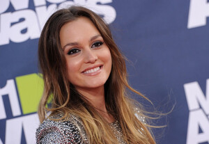 Leighton+Meester+2011+MTV+Movie+Awards+tHgtQQ1ZHzTx.jpg