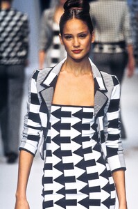 786006002_HerveLeger1997WomenRTW12.thumb.jpg.6c594a5d0bcccdf8b140f2372eed01f7.jpg