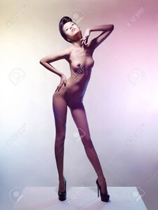 80165953-art-fashion-studio-photo-of-nude-elegant-woman-on-a-colored-pastel-background-perfect-body-beauty-an.thumb.jpg.0b7e71ff79f71cb86c74d8253b03525c.jpg