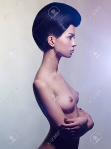 80165982-art-fashion-studio-photo-of-nude-elegant-woman-on-a-colored-pastel-background-perfect-body-beauty-an.thumb.jpg.60835042b9cabfcb5951f829734fac12.jpg