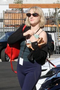 82534340_hqcelebcorner-7.jpg