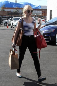 84705299_hqcelebcorner-11.jpg