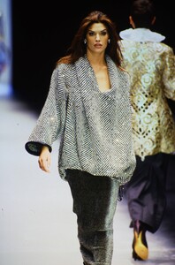 872706436_gianfranco-ferre-fw-1993(9).thumb.jpg.52105530e966f7bb267d6e63102020ab.jpg