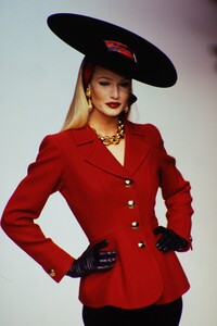 Yves-Saint-Laurent-Fall-1995 (6).jpg