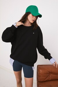 AlexSweatshirtBLK_02.thumb.jpg.87c199c9ca42dd4c08d3f326658598aa.jpg