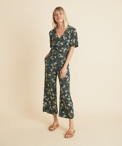 Bek_Cinch_Top_Kiley_Pant_Black_Floral_Print39116-FINAL-v2_bbf03d02-17ef-41b1-9167-39a8cd936082.thumb.jpg.5fb3d7a4b00088a9e51c845be2cf2c11.jpg