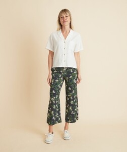 Bek_Cinch_Top_Kiley_Pant_Black_Floral_Print39143-FINAL-v2_06937db5-7a54-4919-9cd3-9dbed0a54519.thumb.jpg.467ba89a012fc42227eb8887b357821e.jpg