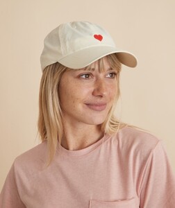 Boyfriend_Crew_Tee_Rose_TanHeart_Baseball_Hat_Cream36389-FINAL-Web.thumb.jpg.0dc462c48a279482dabe5e936da4f1eb.jpg