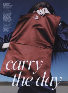 Carry_Meier_US_Vogue_February_2007_01.thumb.jpg.3d68ad19376dfe5037d39871ac8ba890.jpg
