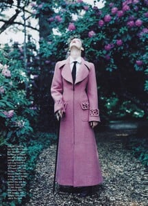 Coats_von_Unwerth_US_Vogue_September_1997_08.thumb.jpg.68bba47c3dfca63b2d4c831f9efd7d1f.jpg