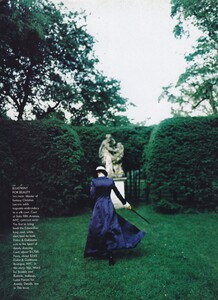 Coats_von_Unwerth_US_Vogue_September_1997_14.thumb.jpg.8380a3e6d1f7d93559a6440ffc6e2bbe.jpg