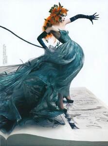 Darling_McDean_US_Vogue_May_2008_02.thumb.jpg.f2150d69a96e1d10711e678f729e09ad.jpg