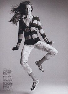 Demarchelier_US_Vogue_June_2006_09.thumb.jpg.ba2a7f5e72c1bebfd5f365a8195d616a.jpg