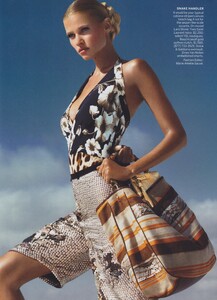 Demarchelier_US_Vogue_June_2011_01.thumb.jpg.80ce386aacbb7ab387a9d608e021de8c.jpg