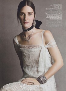 Demarchelier_US_Vogue_October_2011_07.thumb.jpg.896facaaf9929e3aefe514ae2e81d045.jpg