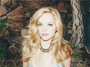Dreama-Walker-18-2.jpeg