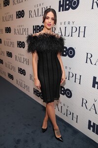 Eiza_Gonzalez_-_Very_Ralph_Premiere_6.jpg