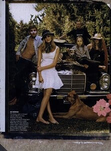 Elgort_US_Vogue_December_2006_05.thumb.jpg.8f3ad8059244dac7646390540812e72d.jpg